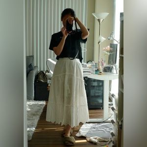 embroidery white skirt